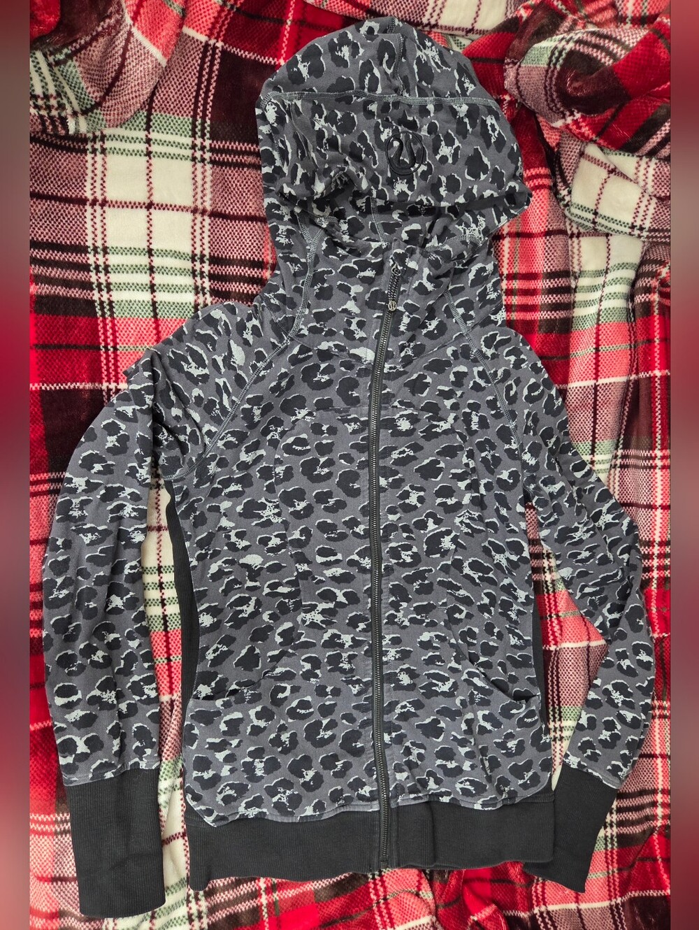 Lululemon Scuba